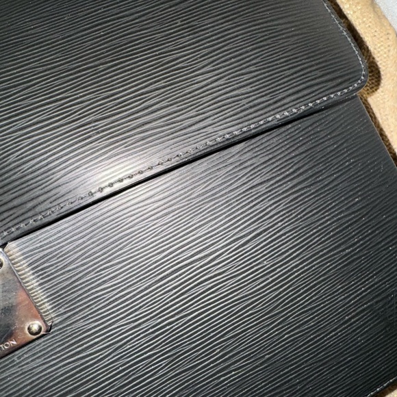 Louis Vuitton briefcase. Double compartments. Epi Leather. - Picture 5 of 14